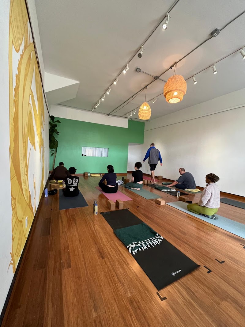 Banana Yoga photo 3
