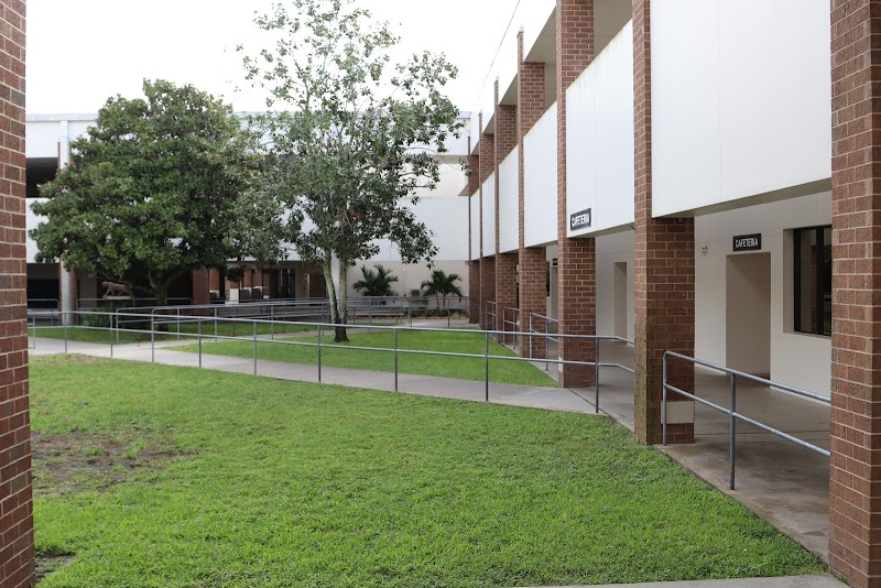 Palm Harbor Middle School photo 2