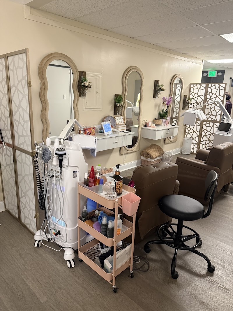 HeadSpace Beauty and Spa photo 3