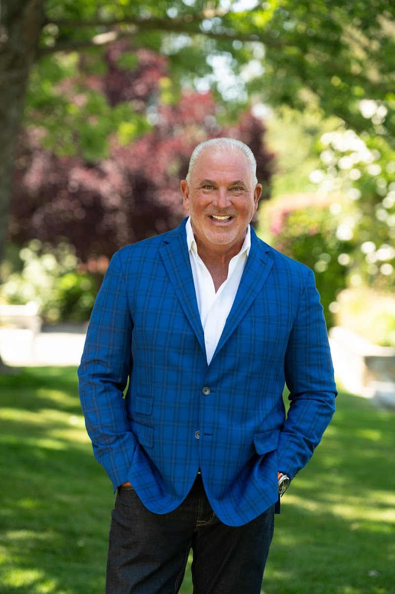 Joe Piazza - Coldwell Banker Global Luxury photo 3