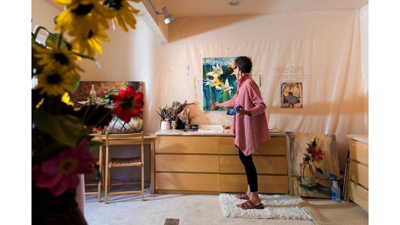 Photo of Carole Rae Watanabe - Painter