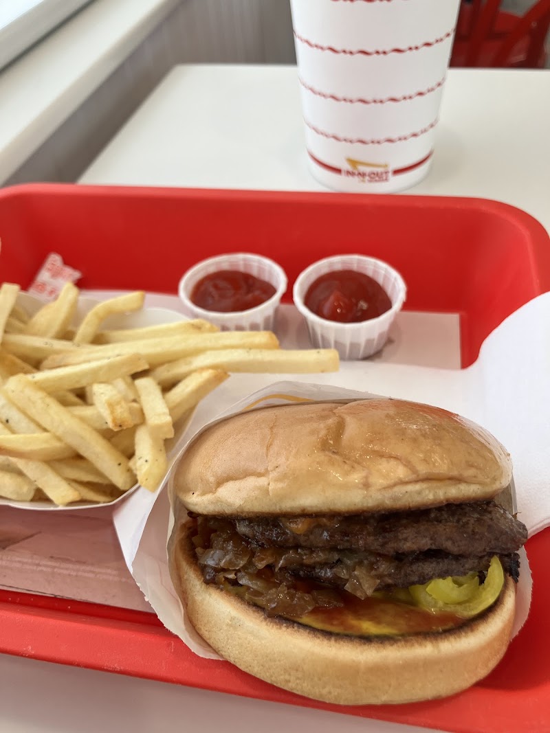 In-N-Out Burger photo 3