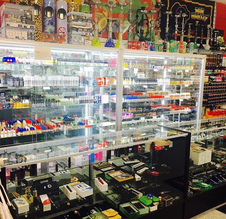 Mega smoke shop photo 3