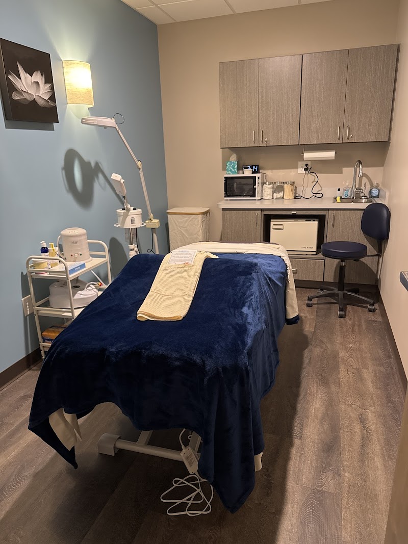 Hand & Stone Massage and Facial Spa photo 3