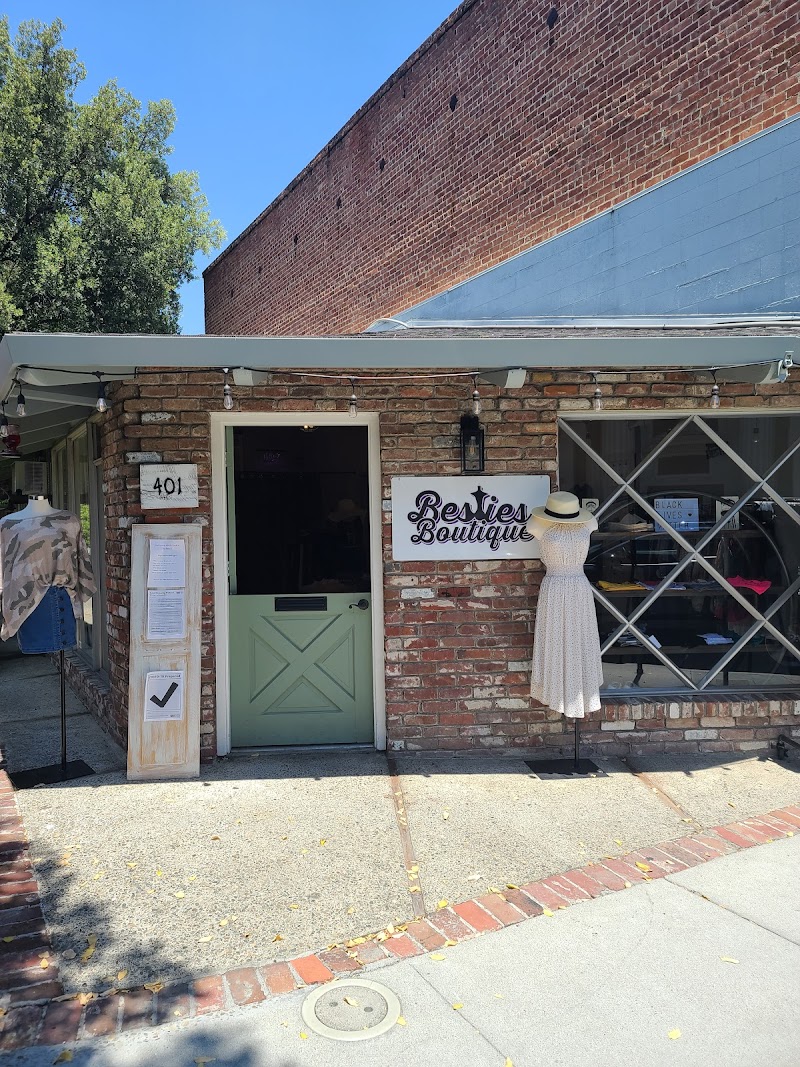 Besties Boutique photo 2