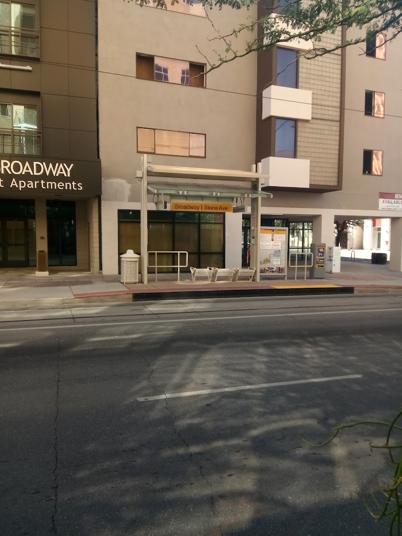 Photo of SL/Broadway/Stone (SE)