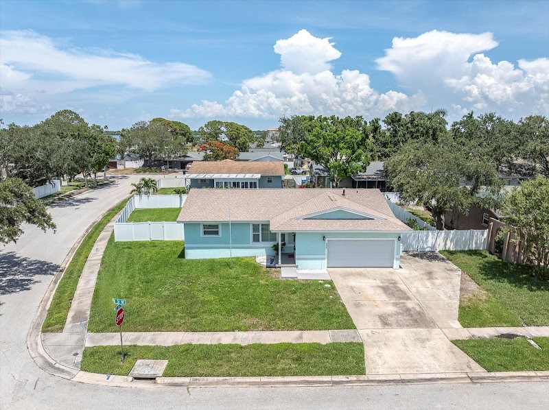 Bunni Longwell at Bunni Longwell Sells Florida Keller Williams Realty St. Pete photo 3
