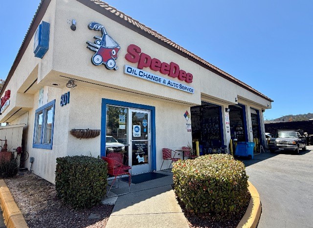 SpeeDee Oil Change & Auto Service photo 3