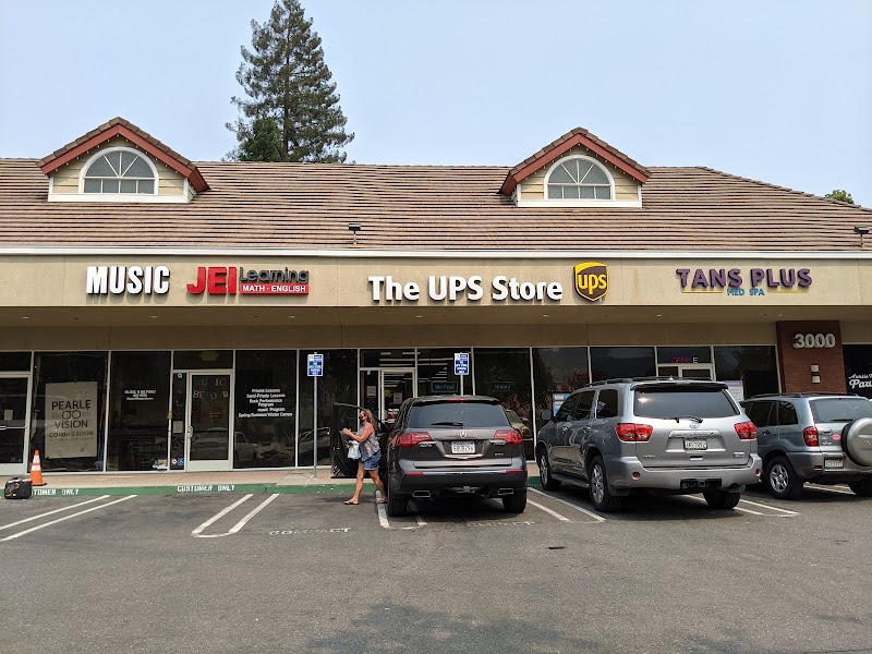 The UPS Store photo 3