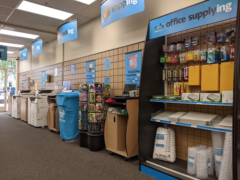 The UPS Store photo 4