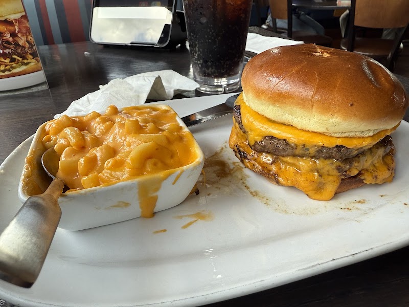 Red Robin Gourmet Burgers and Brews photo 4