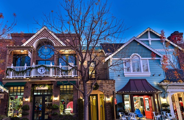 Sandra Fortayon, REALTOR | Keller Williams Luxury International photo 4
