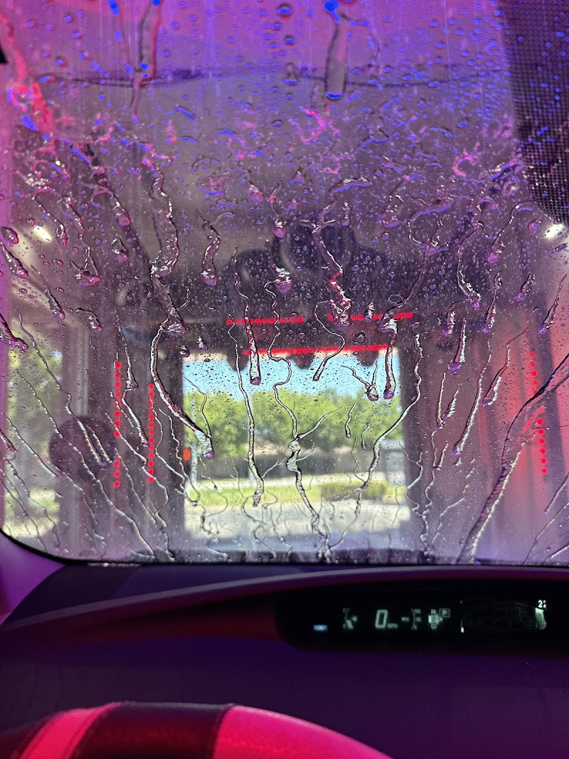 SuperClean Xpress Carwash photo 5