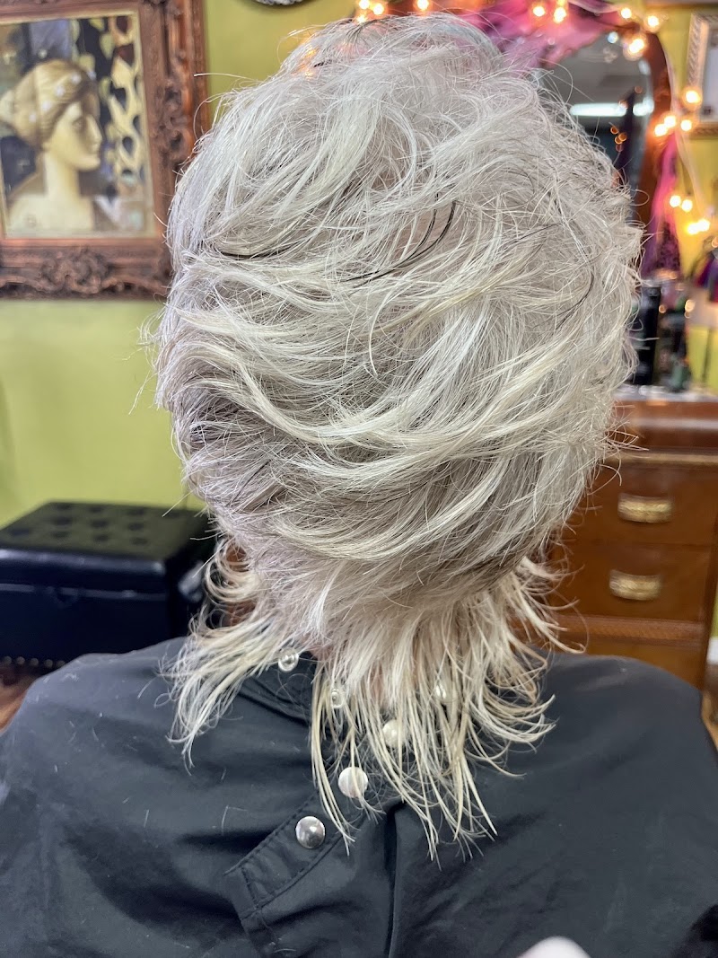 Curl Up & Dye Boutique and Hair Salon photo 3