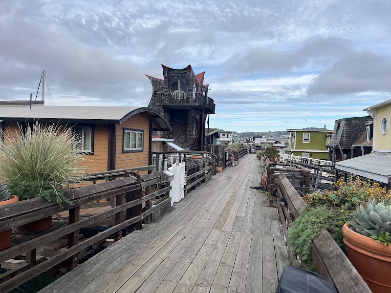 Floating homes viewpoint photo 4