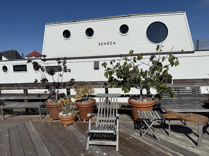 Floating homes viewpoint photo 5