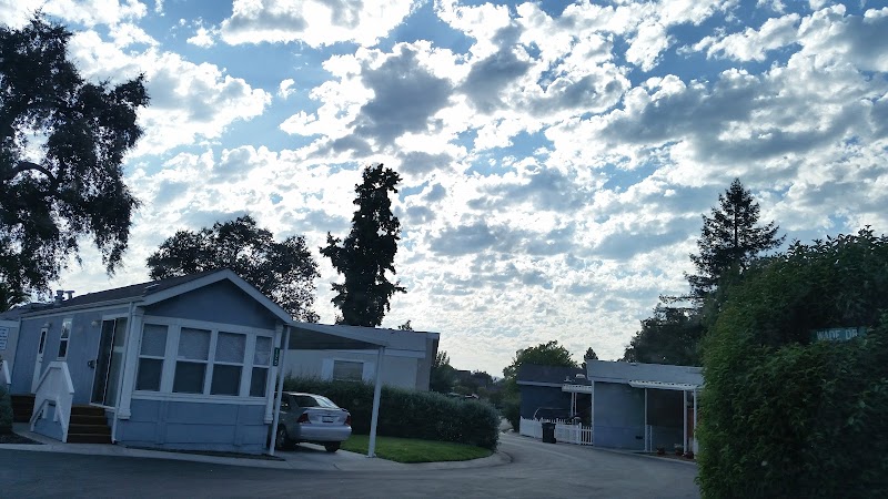 Royal Mobile Manor photo 2