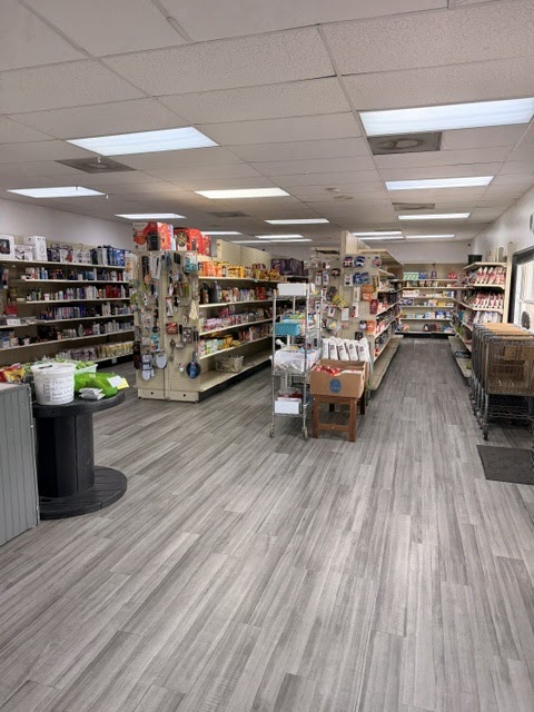 Pinecraft Discount Market photo 2