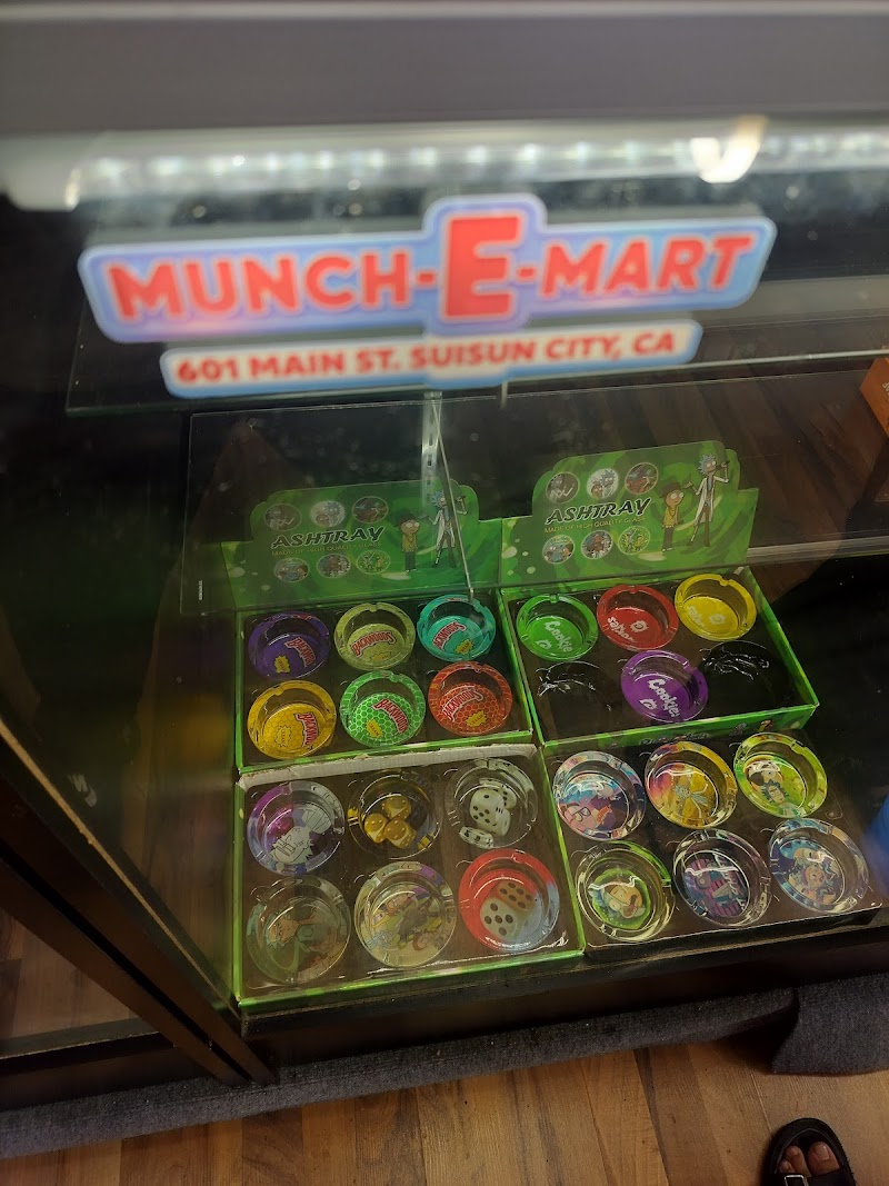 MUNCH-E-MART photo 2