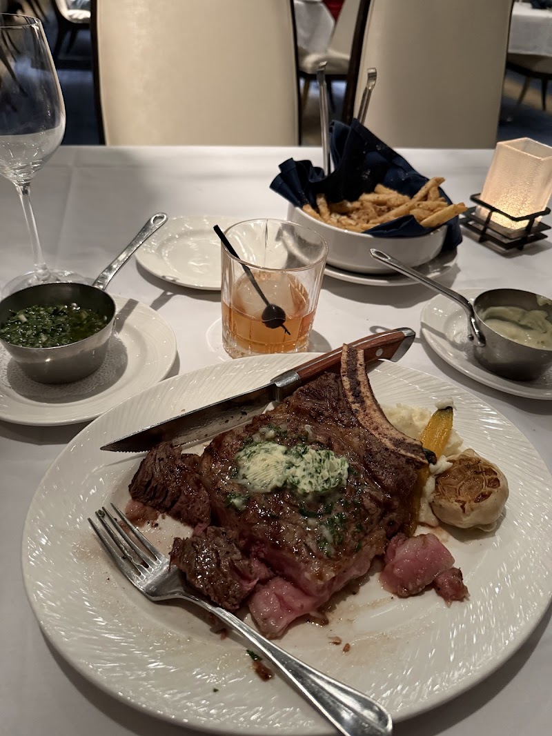 Nineteen 86 Steakhouse photo 2
