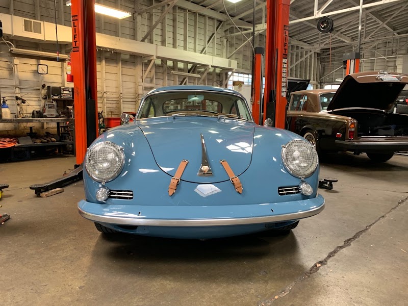 Four Car Garage photo 4