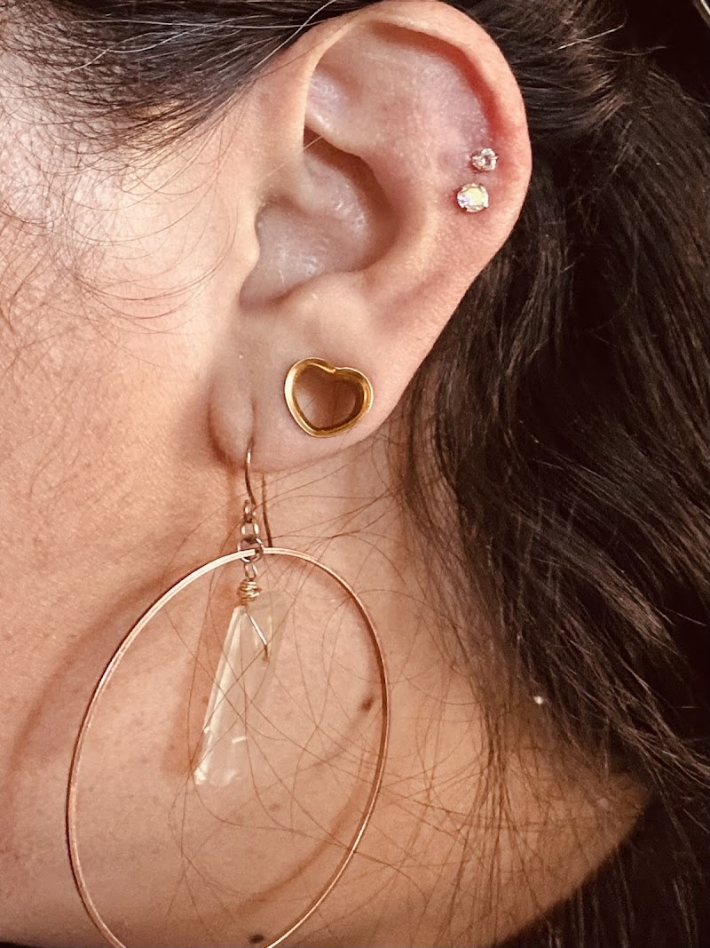 Solenne Piercing photo 3