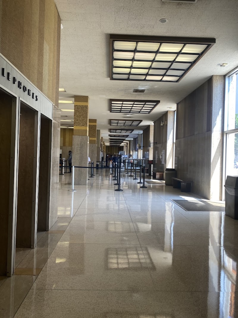 Metropolitan Courthouse photo 3