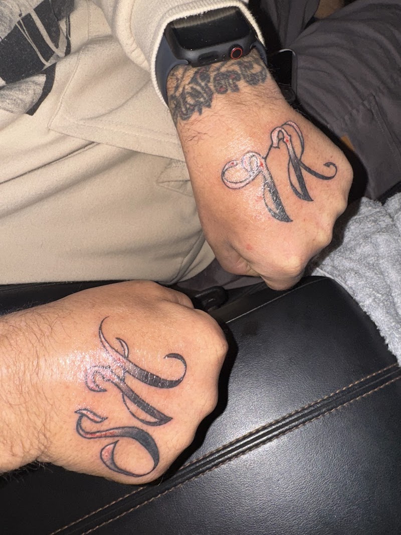 D's Tattoos and Barbershop LLC photo 4