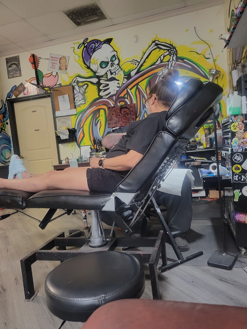 D's Tattoos and Barbershop LLC photo 3