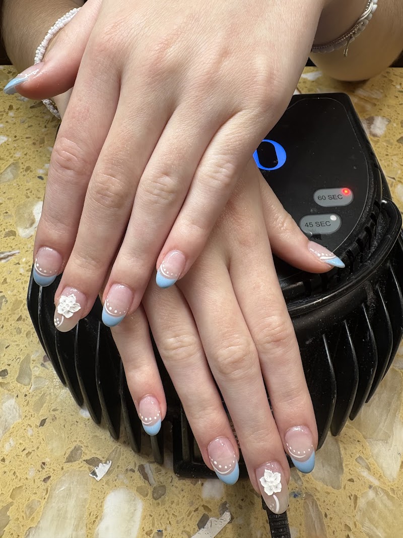 LUX NAILS & LASHES photo 3