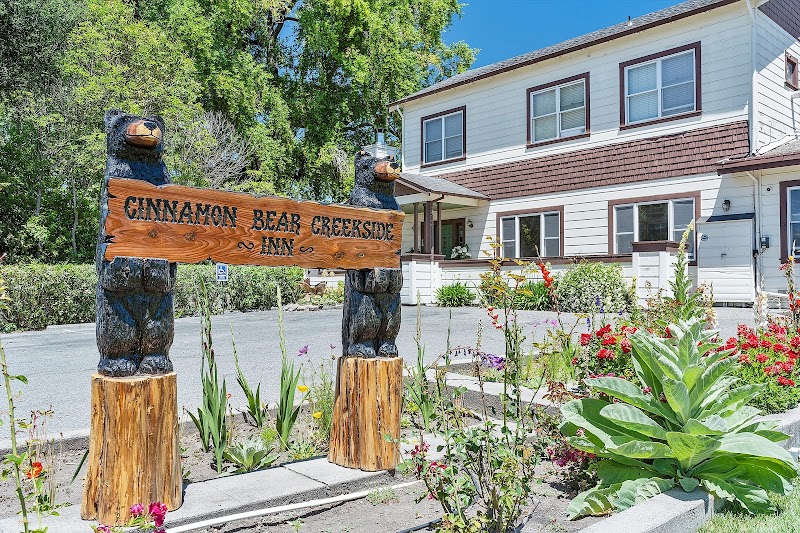 Cinnamon Bear Creekside Inn photo 4
