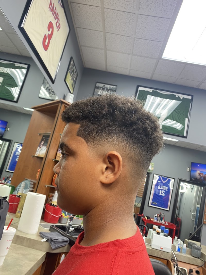 The Philly Lounge Barbershop photo 2