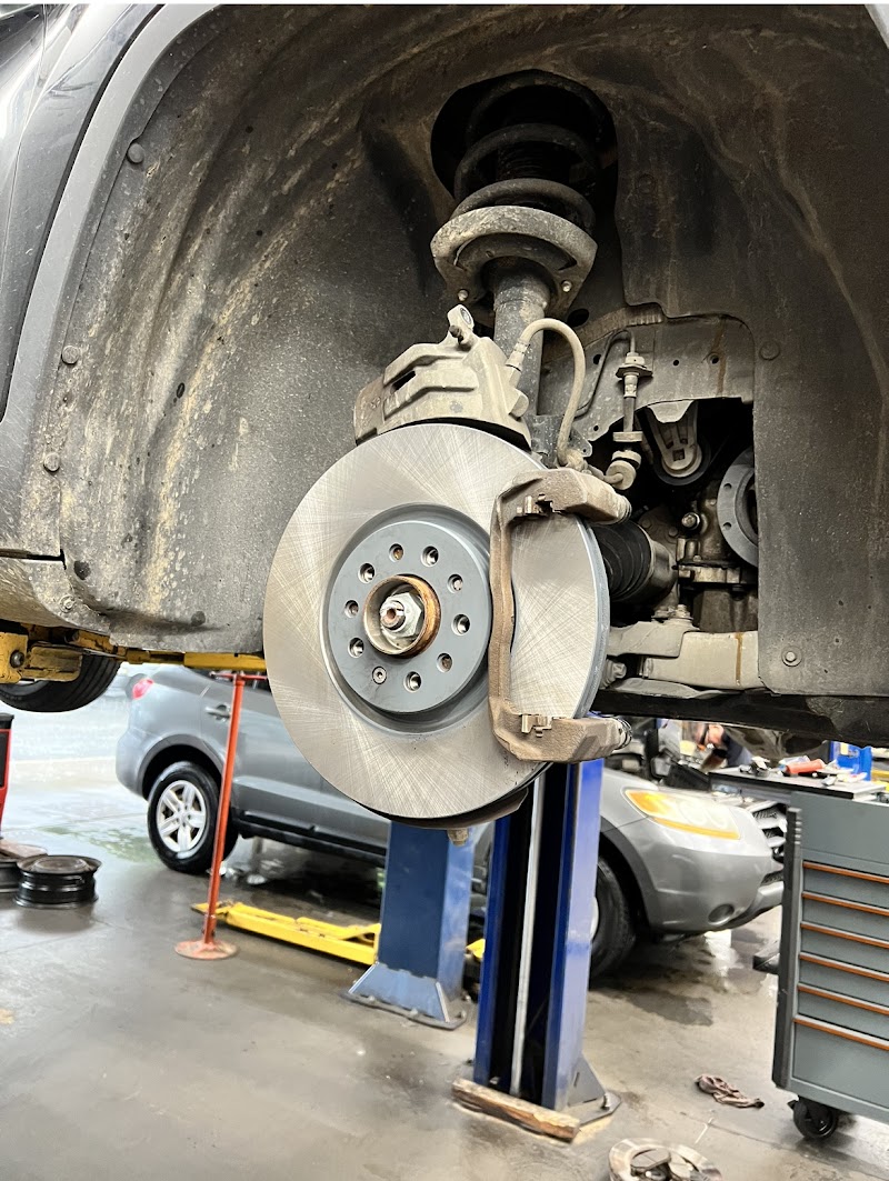 Leasure Automotive photo 3