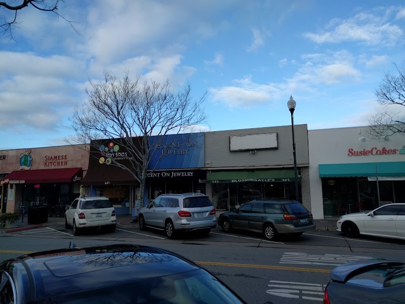 Photo of BLOOMINGAYLE'S
