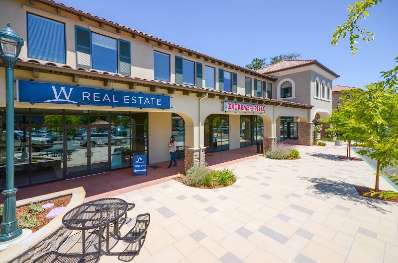 Photo of Rob Orlando - W Real Estate