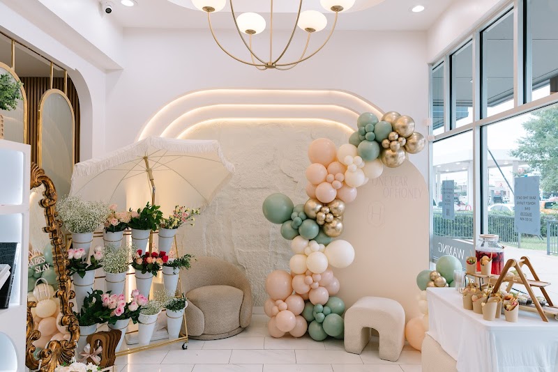 Honey Nail Lounge