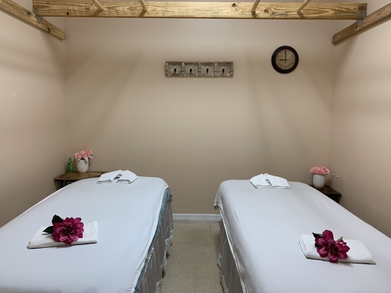 Pure Massage & Foot Spa photo 2