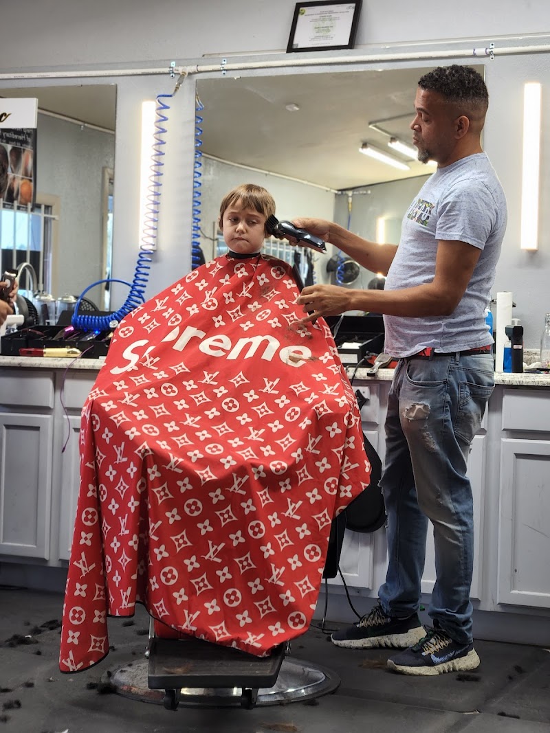 Family Barbers Gibsonton photo 4