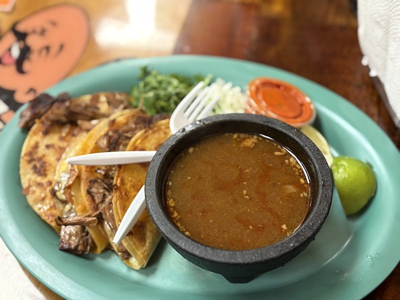 Los Cuates Taqueria photo 5