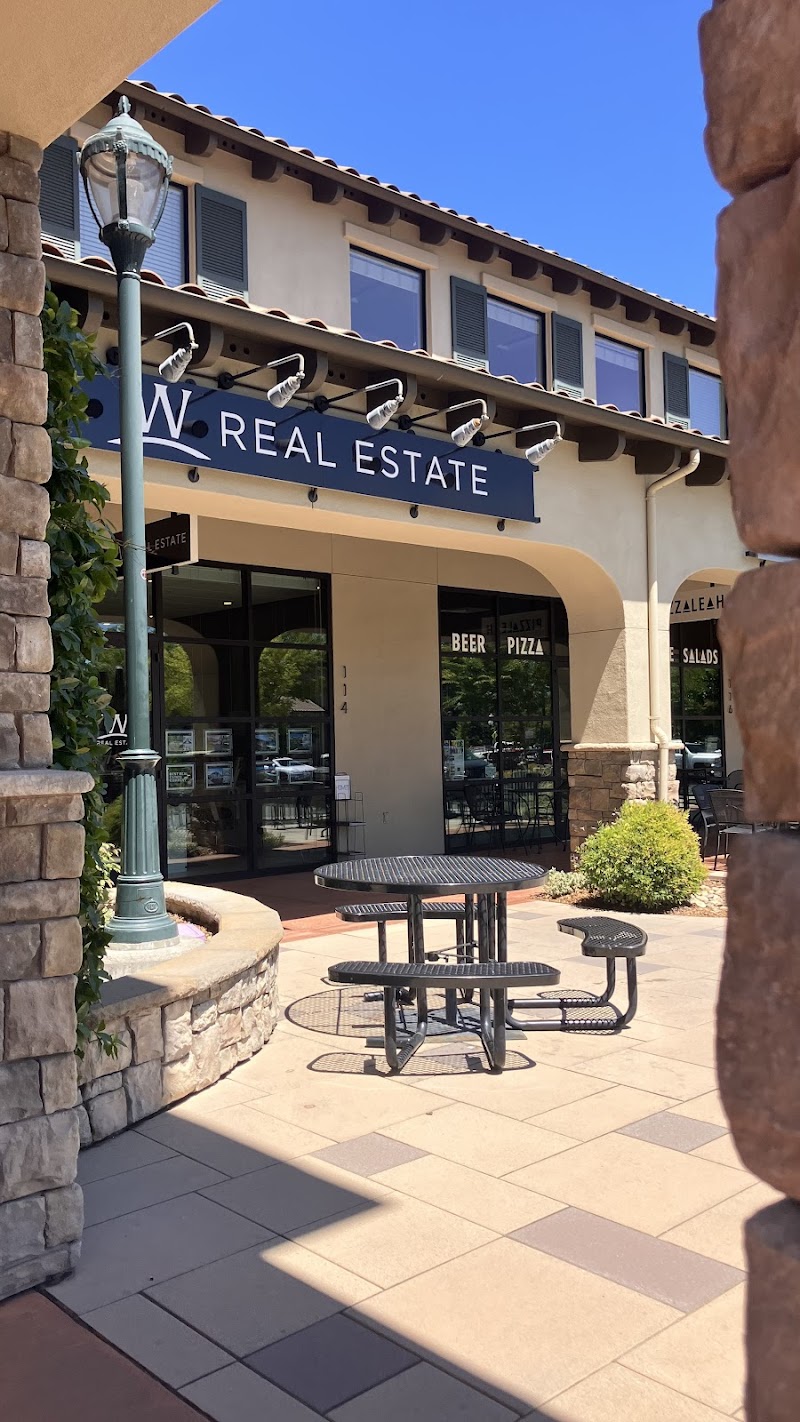 W Real Estate photo 4