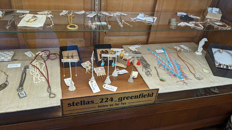 Stella's Consignment photo 4
