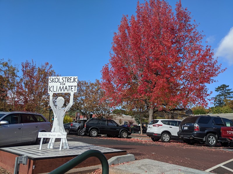 Photo of Sir Francis Drake Blvd & Claus Dr