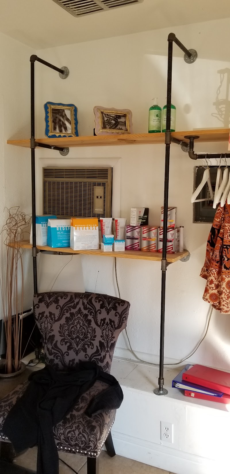 R B's Threading Studio photo 4