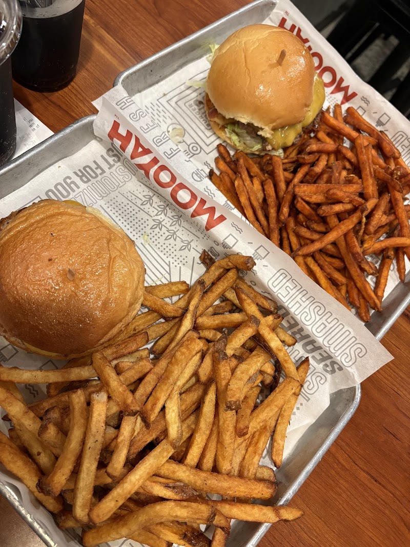 MOOYAH Burgers, Fries & Shakes photo 5