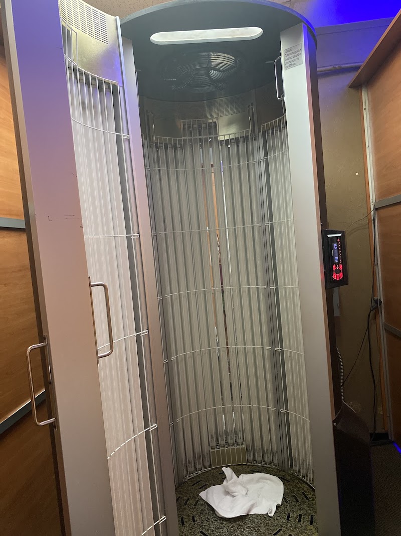 R U TAN Pavilions - No Appointment Needed photo 4