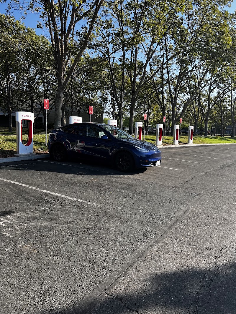 Tesla Supercharger photo 5