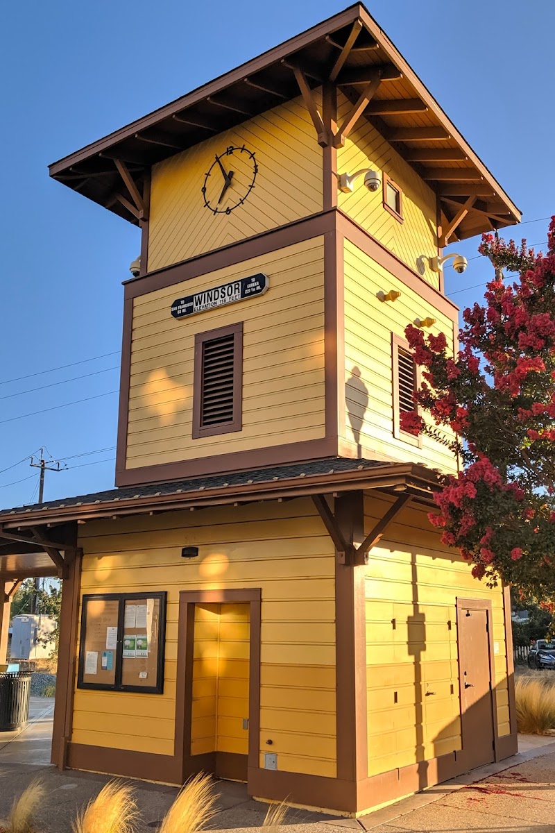 Windsor Chamber of Commerce and Visitors Center photo 2