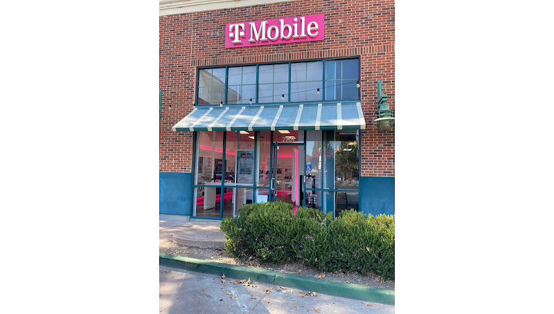 Photo of T-Mobile Authorized Retailer