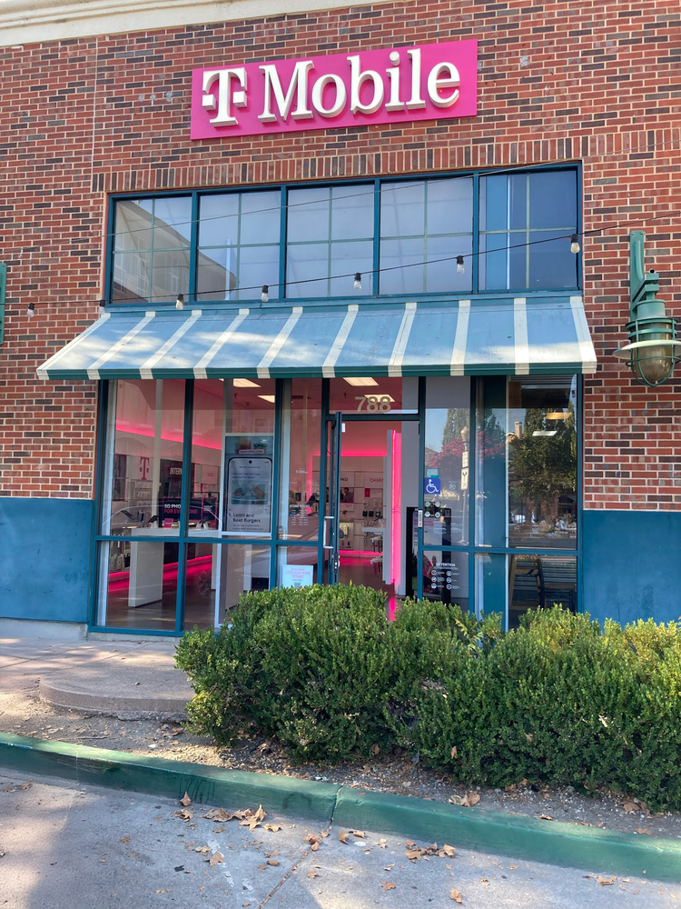 T-Mobile Authorized Retailer photo 4