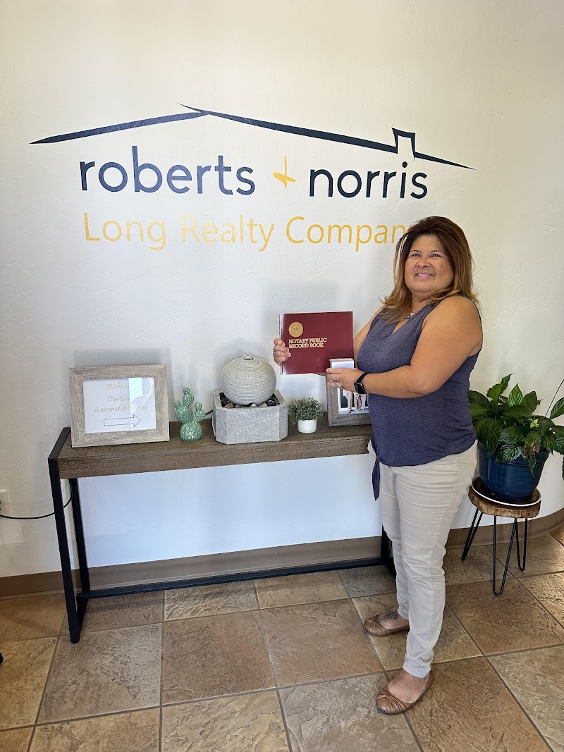 The Roberts Team - Long Realty Company photo 3